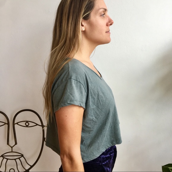 Sage green oversized crop top - Picture 2 of 4